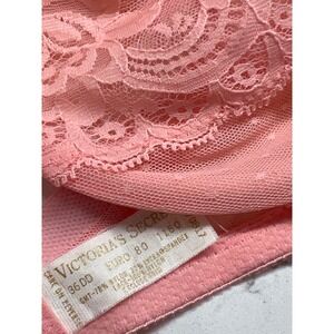 Victoria's Secret Peach Lace‎ Bra 36DD Underwire Full Coverage